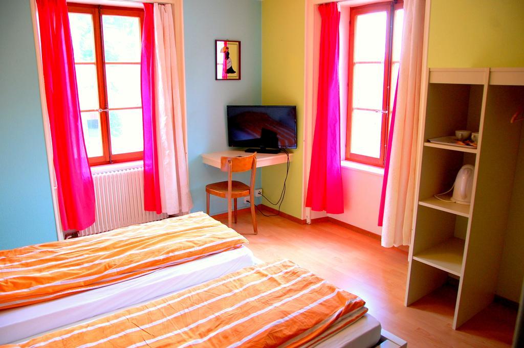 Hotel De L'Ours Vuiteboeuf 외부 사진