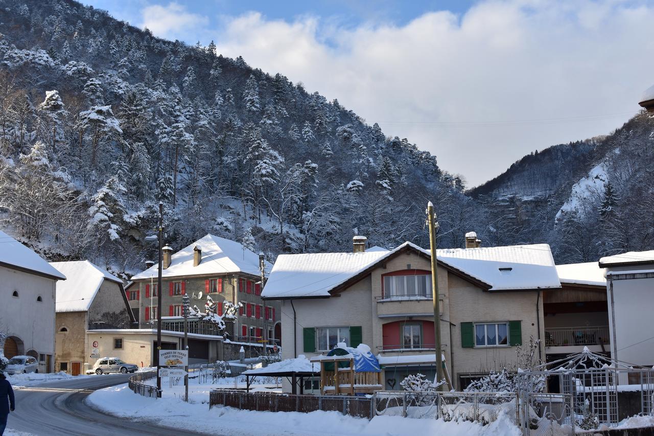 Hotel De L'Ours Vuiteboeuf 외부 사진