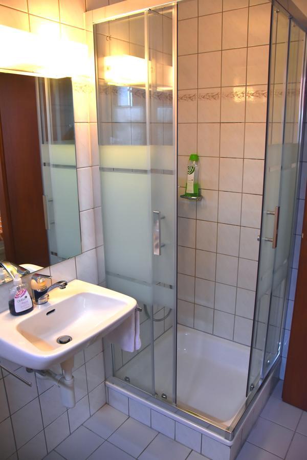 Hotel De L'Ours Vuiteboeuf 외부 사진
